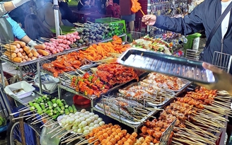 Lạc vào thiên đường ẩm thực đa dạng tại chợ đêm Đà Lạt