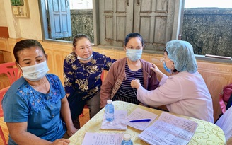 TP.HCM khám bệnh, phát thuốc miễn phí cho 500 hộ dân khó khăn ở Lào