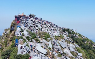 Hàng triệu khách hành hương, đi lễ chùa giúp du lịch Quảng Ninh bội thu