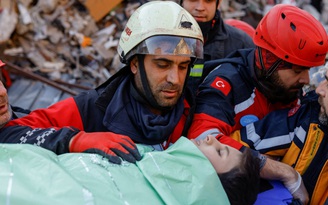 Những người sống sót kỳ diệu 5 ngày sau động đất ở Thổ Nhĩ Kỳ, Syria