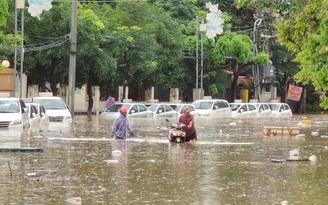 Bình Định: Khắc phục khẩn cấp tình trạng ngập lụt ở Ghềnh Ráng