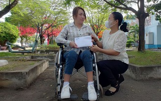 Gần 60 triệu đồng hỗ trợ người mẹ trẻ đơn thân 
bị liệt hai chân