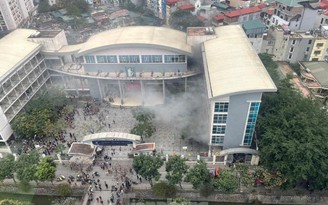 Cháy tại tầng hầm Trường tiểu học Yên Hòa khiến hàng trăm học sinh hoảng sợ