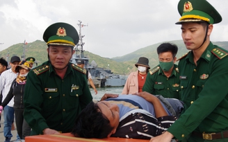 Bình Định: Cấp cứu ngư dân bị đau bụng, sốt trên biển