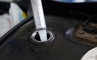 Giá xăng dầu hôm nay 17.2.2023: Kéo dài đà giảm