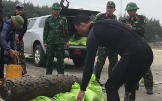 Quảng Bình: Ngư dân phát hiện quả bom nặng 227 kg ở biển Hòn La