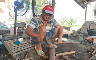 Nghề xưa còn một chút này: Le lói ngọn lửa lò rèn