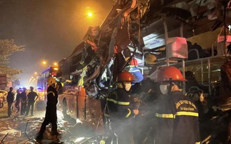 Tai nạn nghiêm trọng 3 người tử vong: Tài xế xe khách khai 'do thiếu quan sát'