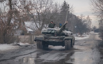 Chiến sự Ukraine đến tối 22.2: Thông tin trái chiều về ‘chảo lửa’ Bakhmut