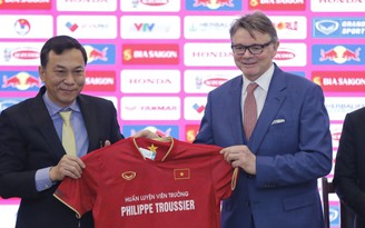 Tân HLV trưởng đội tuyển Việt Nam Troussier: 'Tôi không thể bắt đầu từ con số 0'