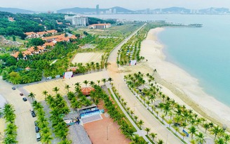 Đón hơn 3,2 triệu lượt khách trong 2 tháng, Quảng Ninh thu hơn tỉ USD