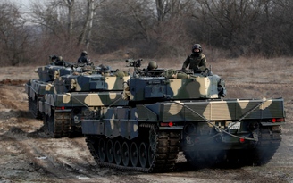 Binh sĩ Ukraine khen xe tăng Leopard 2 'như Mercedes'