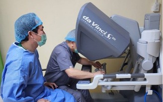 Bệnh viện Bình Dân chuyển giao phẫu thuật robot tại Philippines