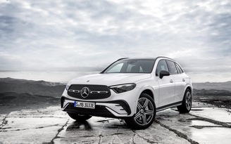 Mercedes GLC 2023 giá ngang ngửa VinFast VF8 tại Mỹ