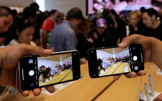 Apple nỗ lực thoát khỏi sự phụ thuộc vào màn hình Samsung