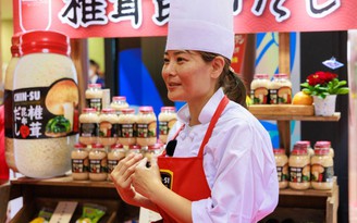 Hạt nêm Chin-su chinh phục đầu bếp Nhật ngay lần đầu ra mắt