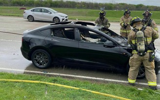 Tesla Model 3 tự bốc cháy khi đang chạy trên đường