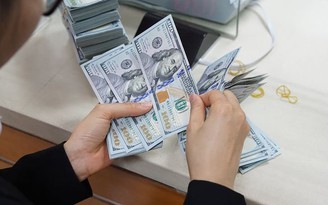 Nhà đầu tư ngoại mua ròng hơn 2.300 tỉ đồng chứng khoán Việt