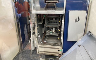 Đập phá máy ATM, trộm 175 triệu đồng để trả nợ thua lỗ tiền ảo