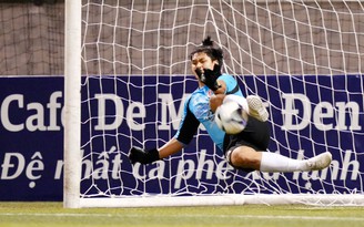 Thủ môn người Lào siêu cản phá penalty: bất ngờ thành người hùng từ ghế dự bị