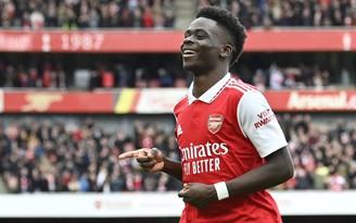 Arsenal giữ chân viên ngọc quý Bukayo Saka bằng bản hợp đồng ‘khủng’