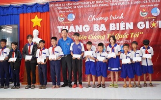 An Giang và Hậu Giang phối hợp ra quân chương trình 'Tháng ba biên giới'