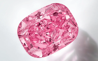 Chưa mở bán, viên kim cương hồng tím siêu hiếm được định giá hơn 823 tỉ đồng