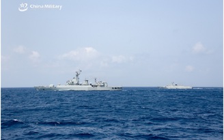 Trung Quốc phóng tên lửa ở Tân Cương, điều 12 tàu, máy bay gần Đài Loan?