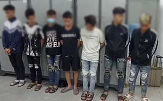 Tạm giữ 6 nghi phạm từ Bắc Giang xuống Hà Nội tấn công người đi đường vô cớ