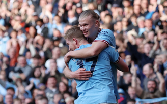 Haaland san bằng kỷ lục ghi bàn Ngoại hạng Anh, Man City áp sát Arsenal