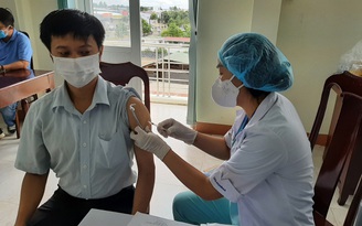 Đắk Lắk: 15 học sinh nhiễm Covid-19, tỉnh triển khai tiêm vắc xin diện rộng