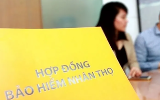 Chấn chỉnh tình trạng nhân viên ngân hàng lôi kéo, ép buộc mua bảo hiểm