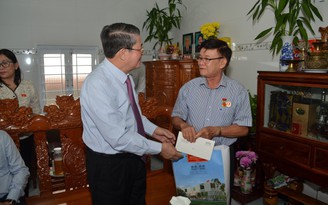 Phó chủ tịch Quốc hội Nguyễn Đức Hải tiếp xúc cử tri tại huyện đảo Phú Quý