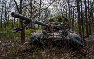 Chiến sự đến tối 30.4: Ukraine pháo kích sang Nga, Moscow đã mất hơn 21.000 quân?