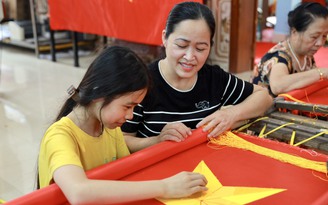Chuyện làng Từ Vân, nơi người dân thêu cờ tổ quốc