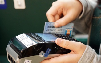 Làm thế nào để được miễn phí thường niên cho thẻ tín dụng?