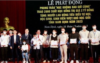 Nam Định: Trao 2.000 suất học bổng, phát động phong trào 'Học không bao giờ cùng'