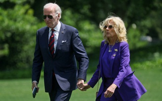 Tổng thống Biden kiếm được bao nhiêu, còn nợ bao nhiêu trong năm 2022?