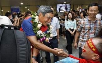 HLV Mai Đức Chung: 'Tôi chỉ là hạt cát giữa sa mạc'