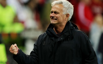 Europa League: Đổ bê tông thành công, AS Roma của Mourinho giành vé vào chung kết với Sevilla