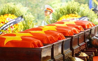 Thêm 16 liệt sĩ hy sinh tại Lào đã về với đất mẹ