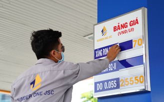 Giá xăng dầu hôm nay 3.5.2023: Xăng trong nước ngày mai giảm mạnh?