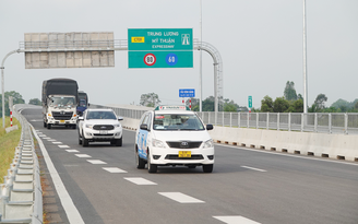 Vì sao tốc độ cao tốc Việt Nam quá thấp?: Bí bách trong 4 làn xe