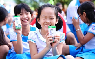 Kết thúc năm học mà học sinh vẫn... chưa được uống sữa học đường, vì sao?