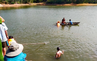 Một học sinh lớp 9 đi xem câu cá, bị trượt chân đuối nước tử vong