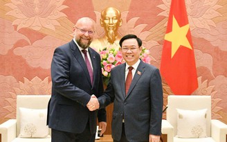 Đề nghị Việt Nam - CH Czech tiếp tục đẩy mạnh 
việc trao đổi đoàn