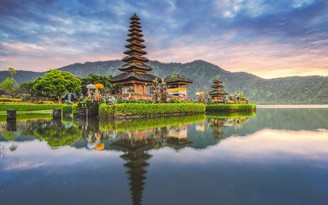 Bali cấm du khách dùng tiền điện tử để thanh toán