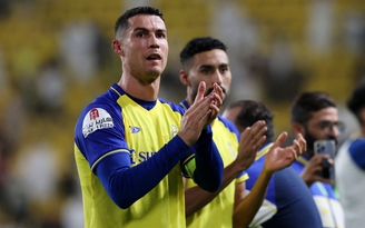 Cristiano Ronaldo trắng tay, bị Messi qua mặt