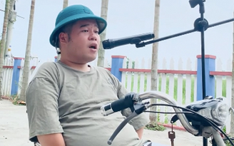 Chàng trai khuyết tật lạc quan ca hát, truyền năng lượng tích cực