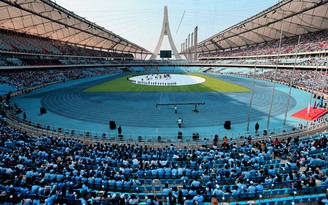 Sân vận động Morodok lộng lẫy trước giờ khai mạc SEA Games 32